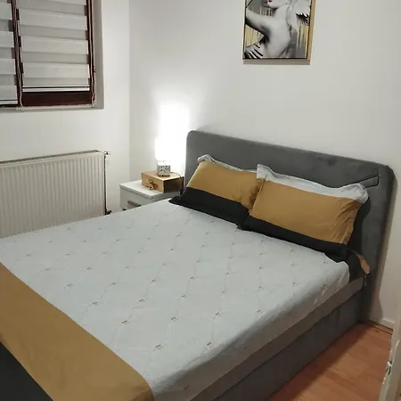 053 Apartment *